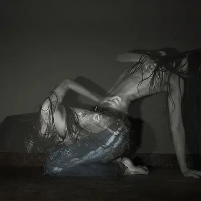 Sofia Isella / Something is a shell .